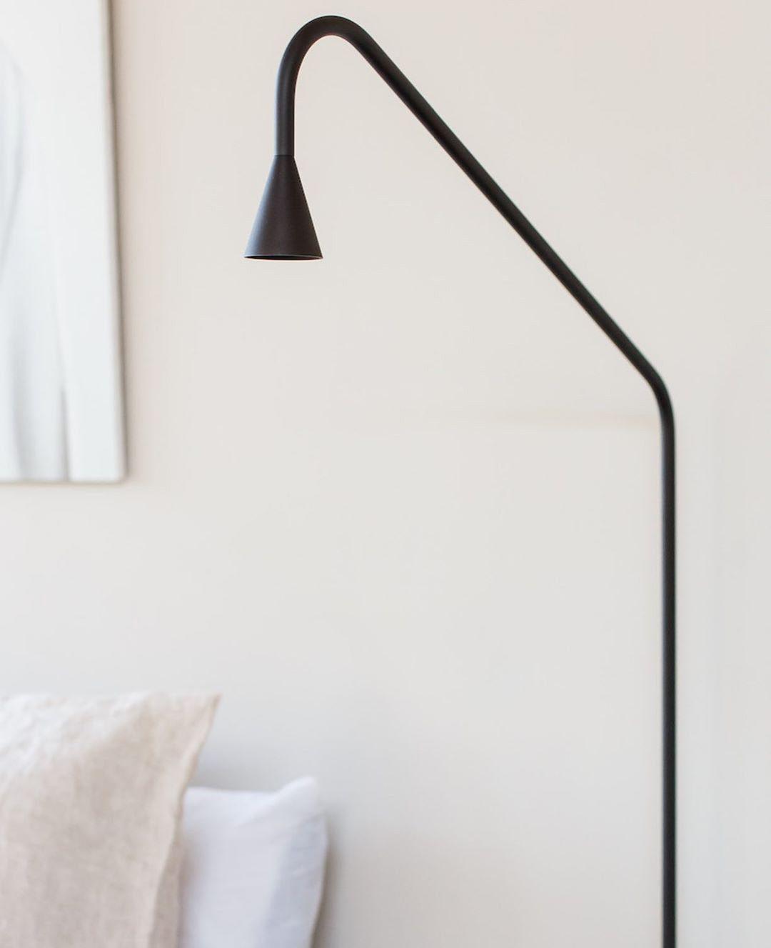 Svarna Wall Lamp 17.7″
