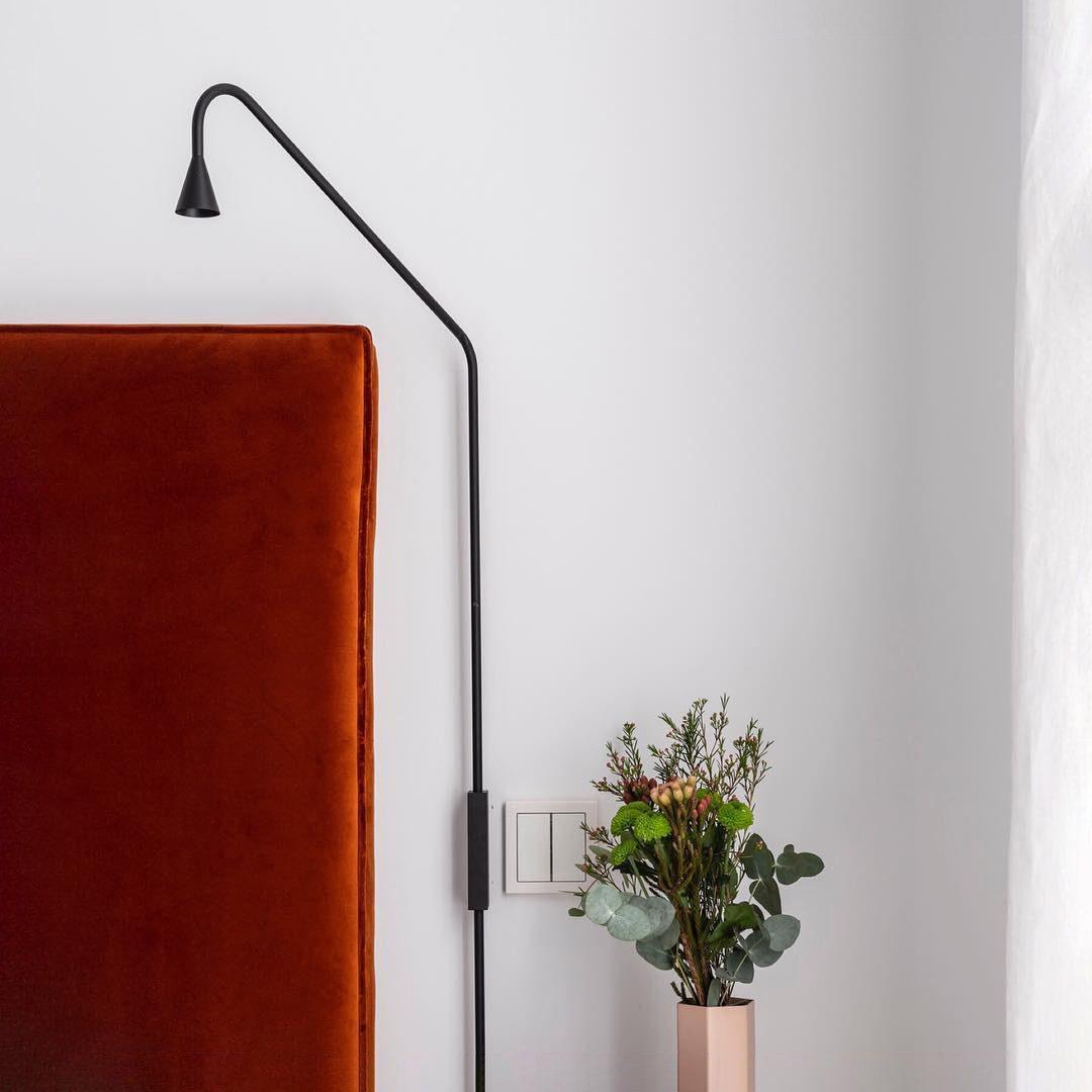 Svarna Wall Lamp 17.7″