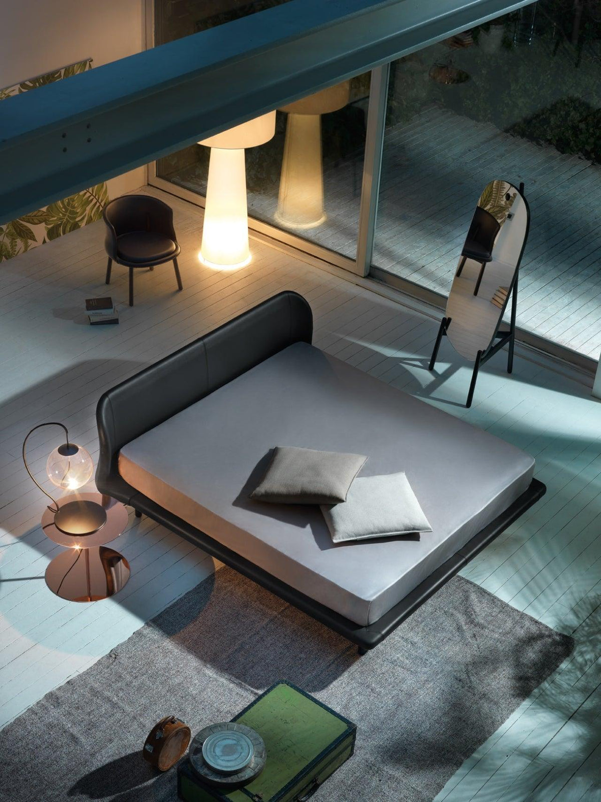 Big Shadow Floor Light