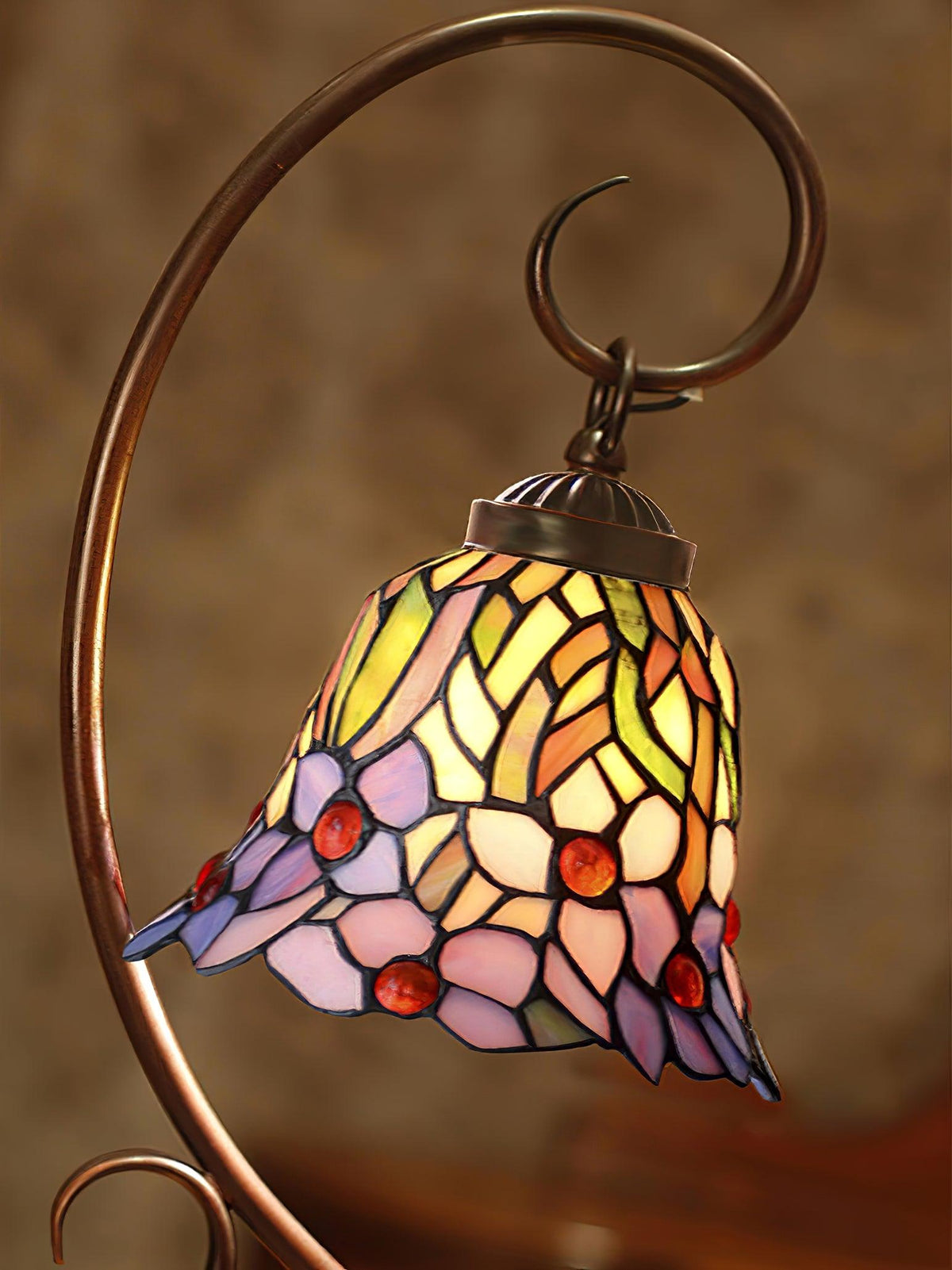 Cal Lighting Cotulla Tiffany Table Lamp 9.8"