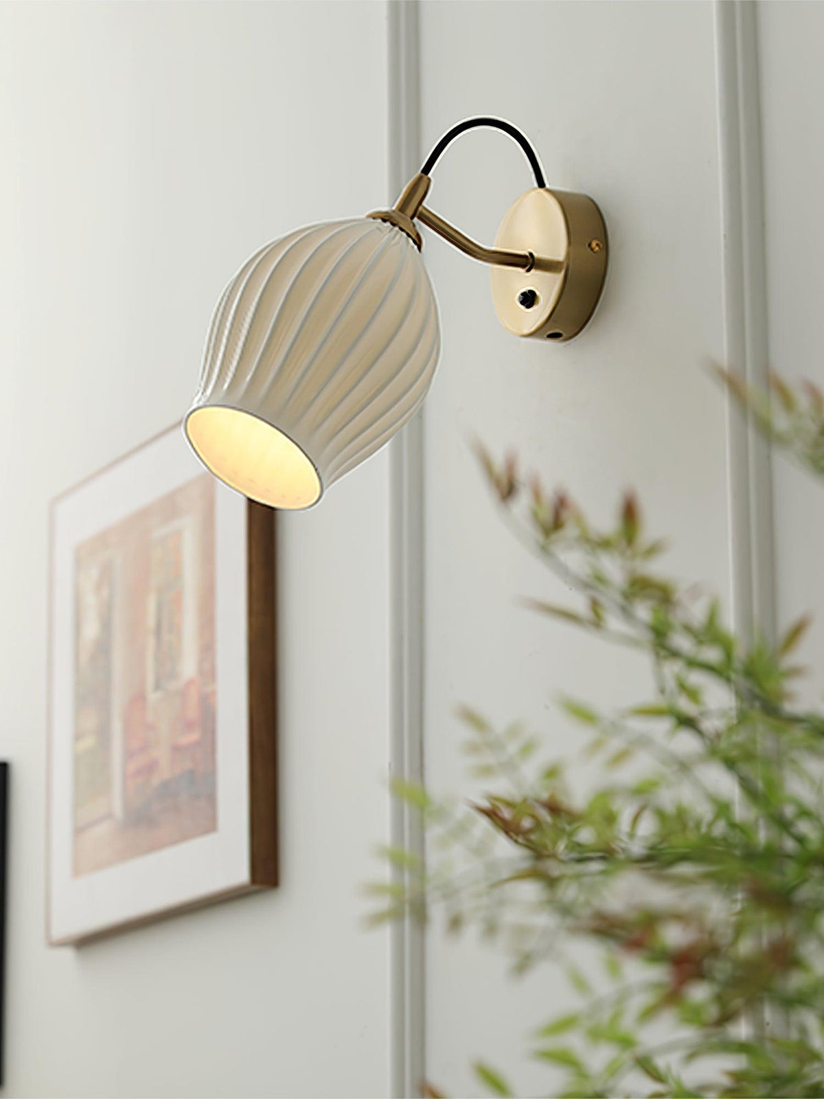 Ceramic Ribbed Wall Light 5.3"
