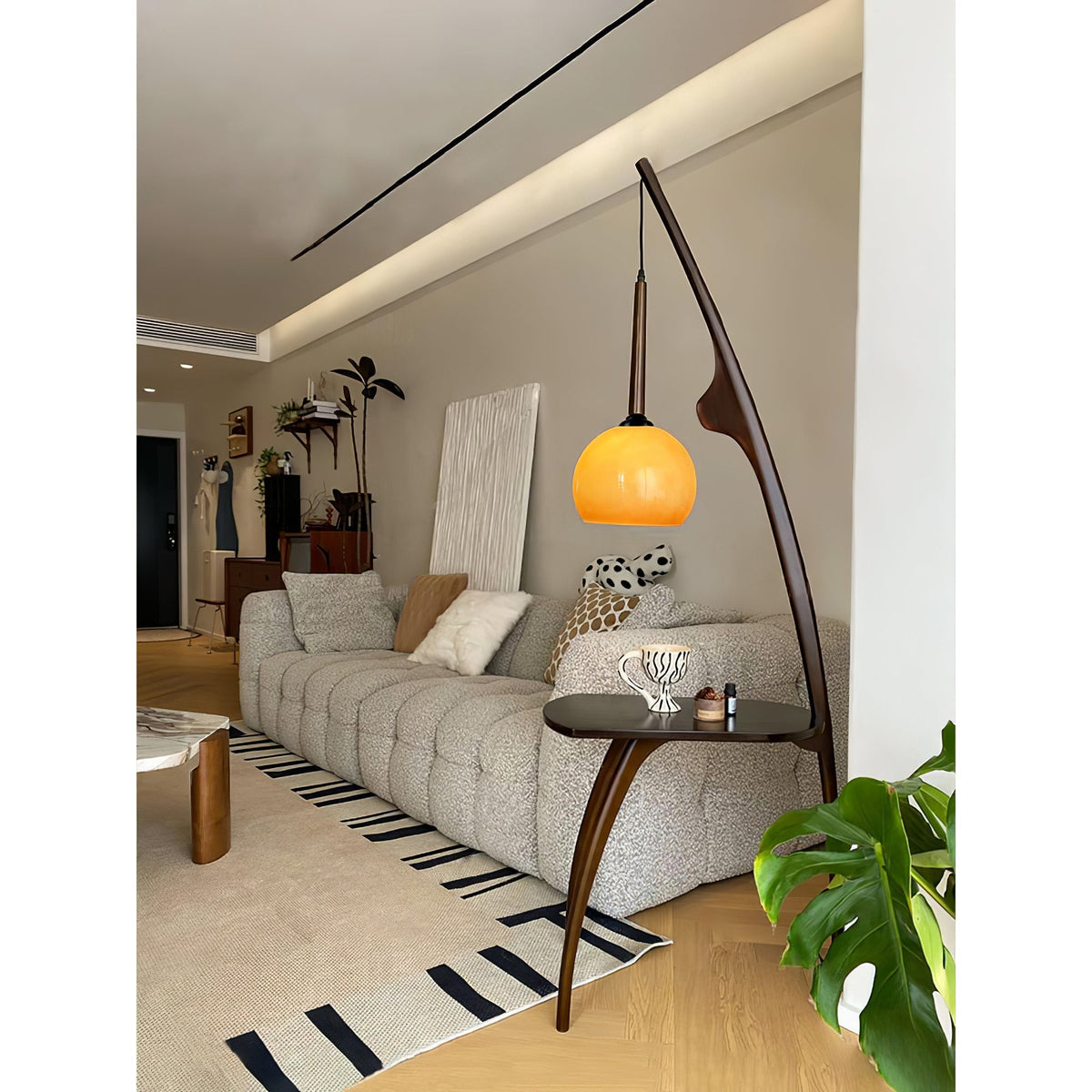 Curved Mantis Arm Floor Lamp