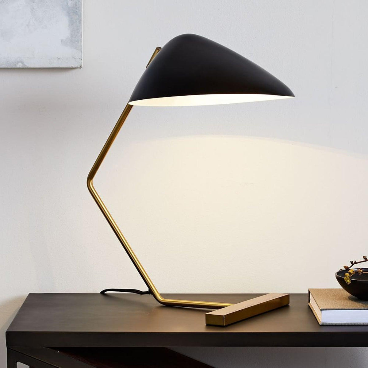 Curvilinear Mid-Century Table Lamp 18.1"