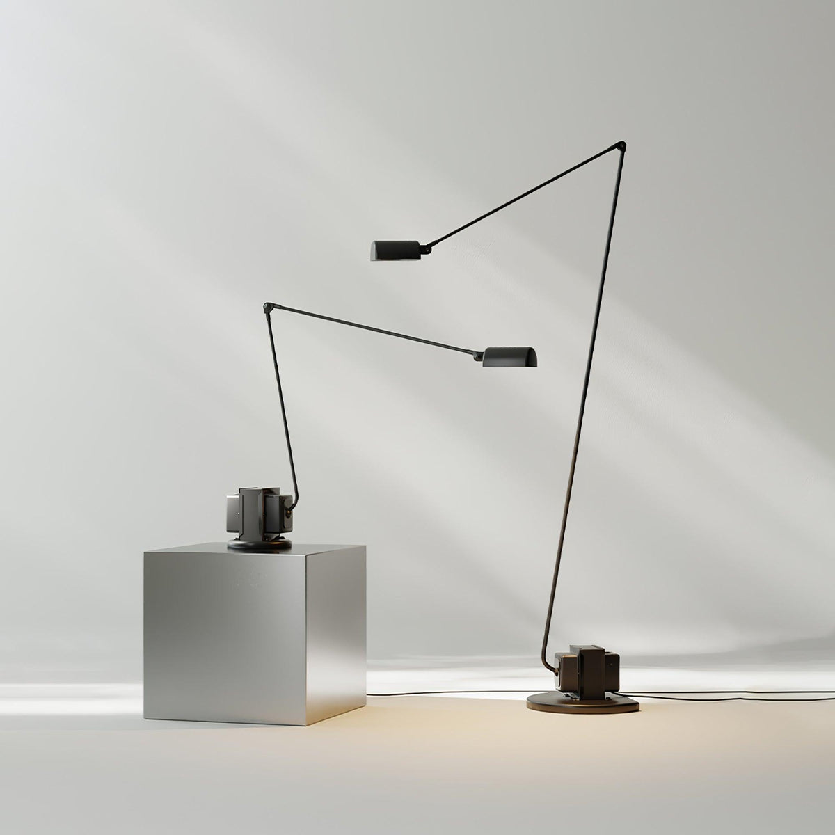 Apex Flex Floor Lamp 8.3"