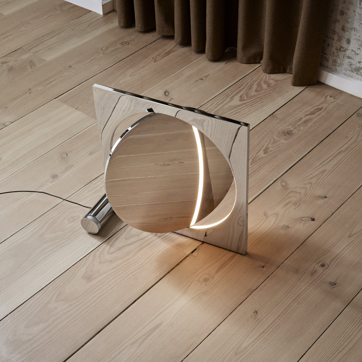 Eclipse Mirror Table Lamp