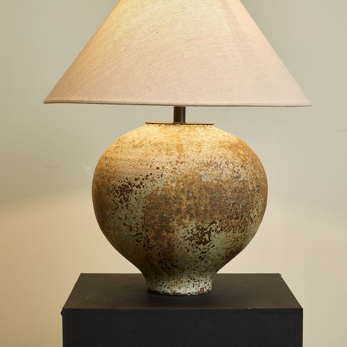 Ferrosia Table Lamp