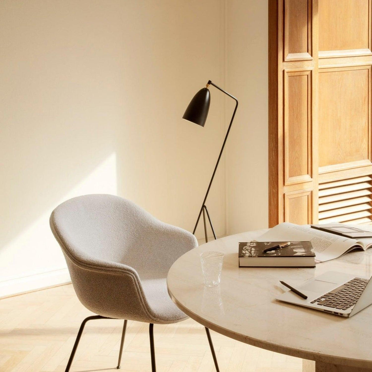 Grasshopper Floor Lamp 16.9"