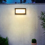 Horizontal LED Outdoor Light