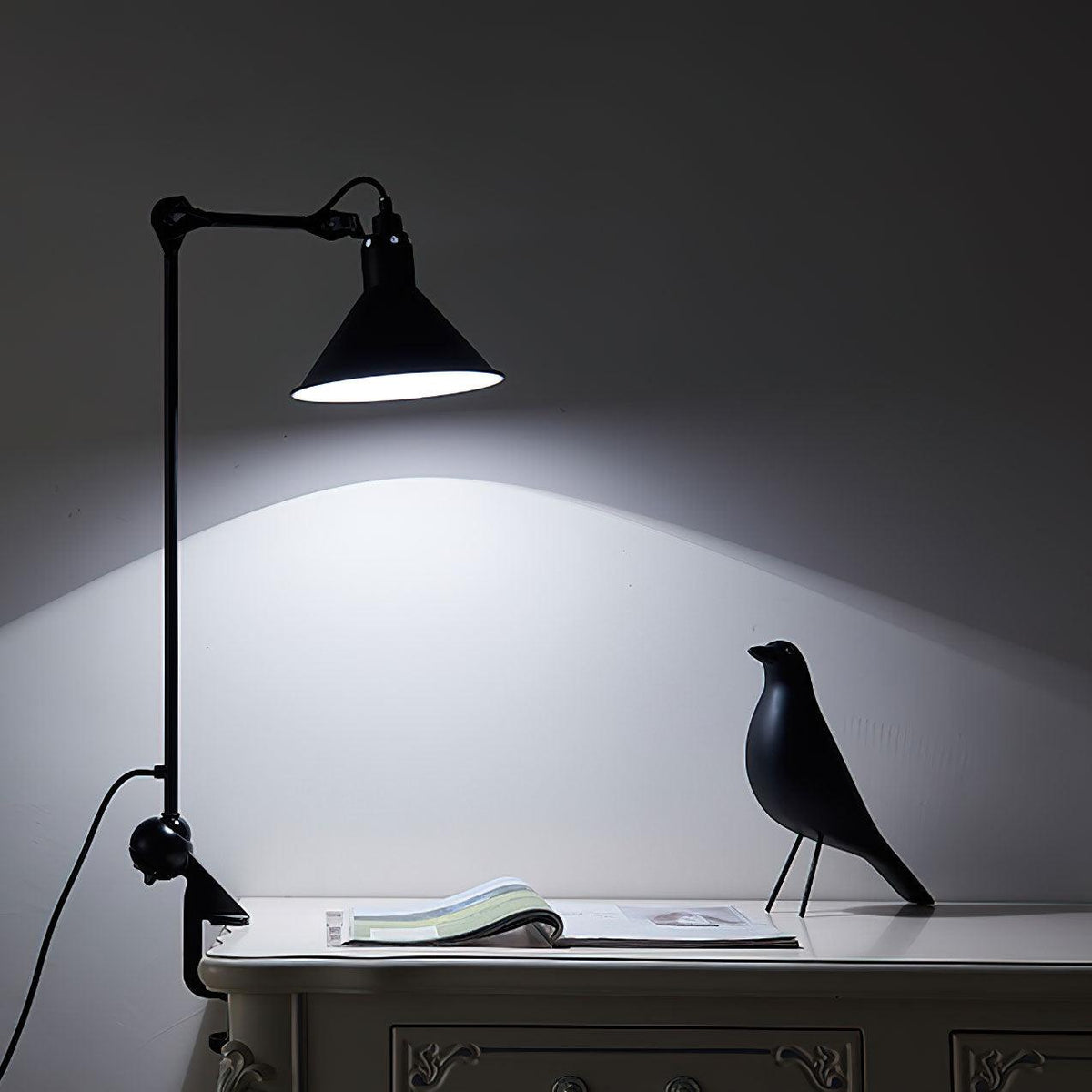 Versa Glide G201 Clip-on Table Lamp 8.3″