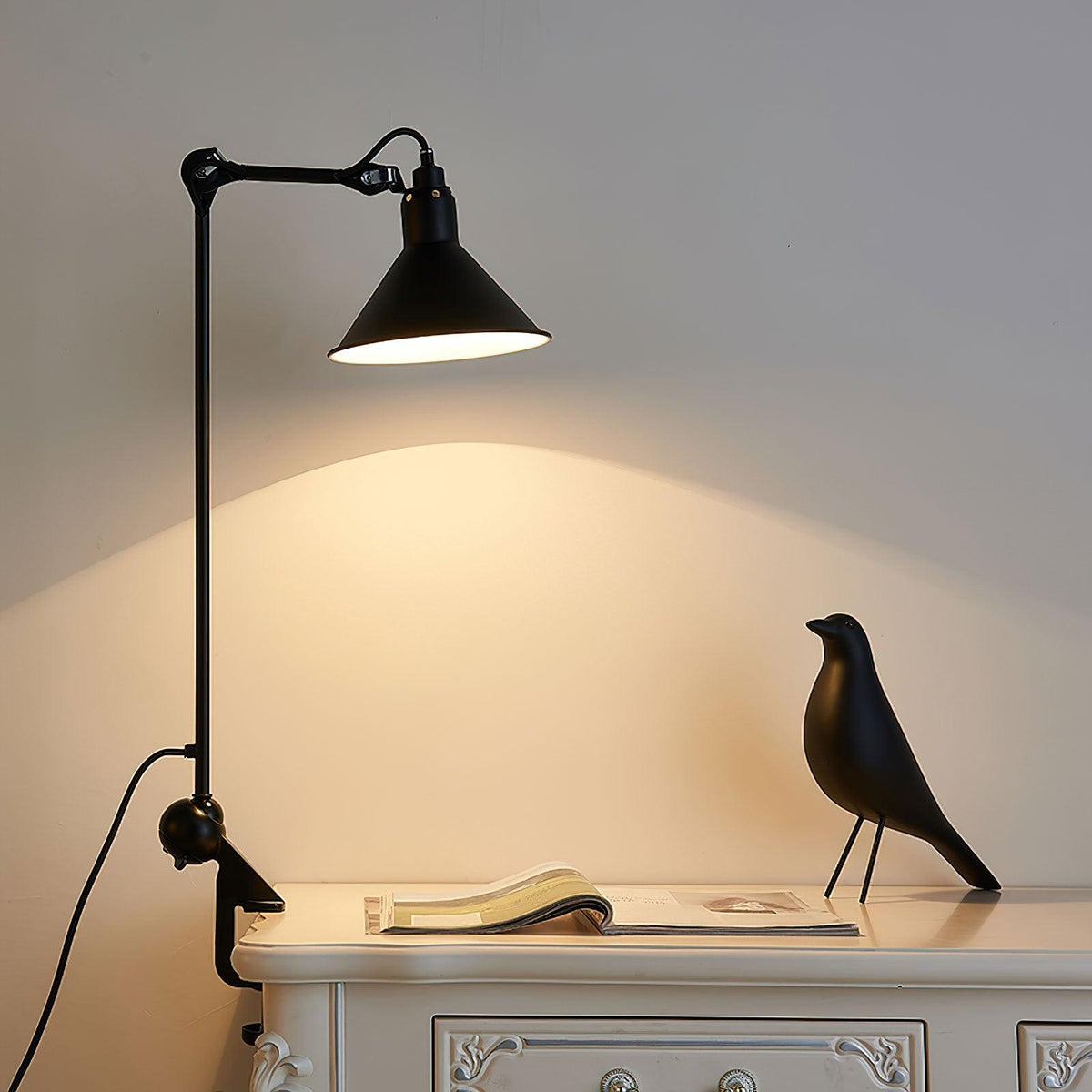 Versa Glide G201 Clip-on Table Lamp 8.3″