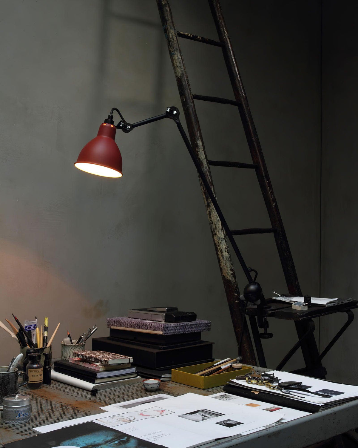 Versa Glide G201 Clip-on Table Lamp 8.3″