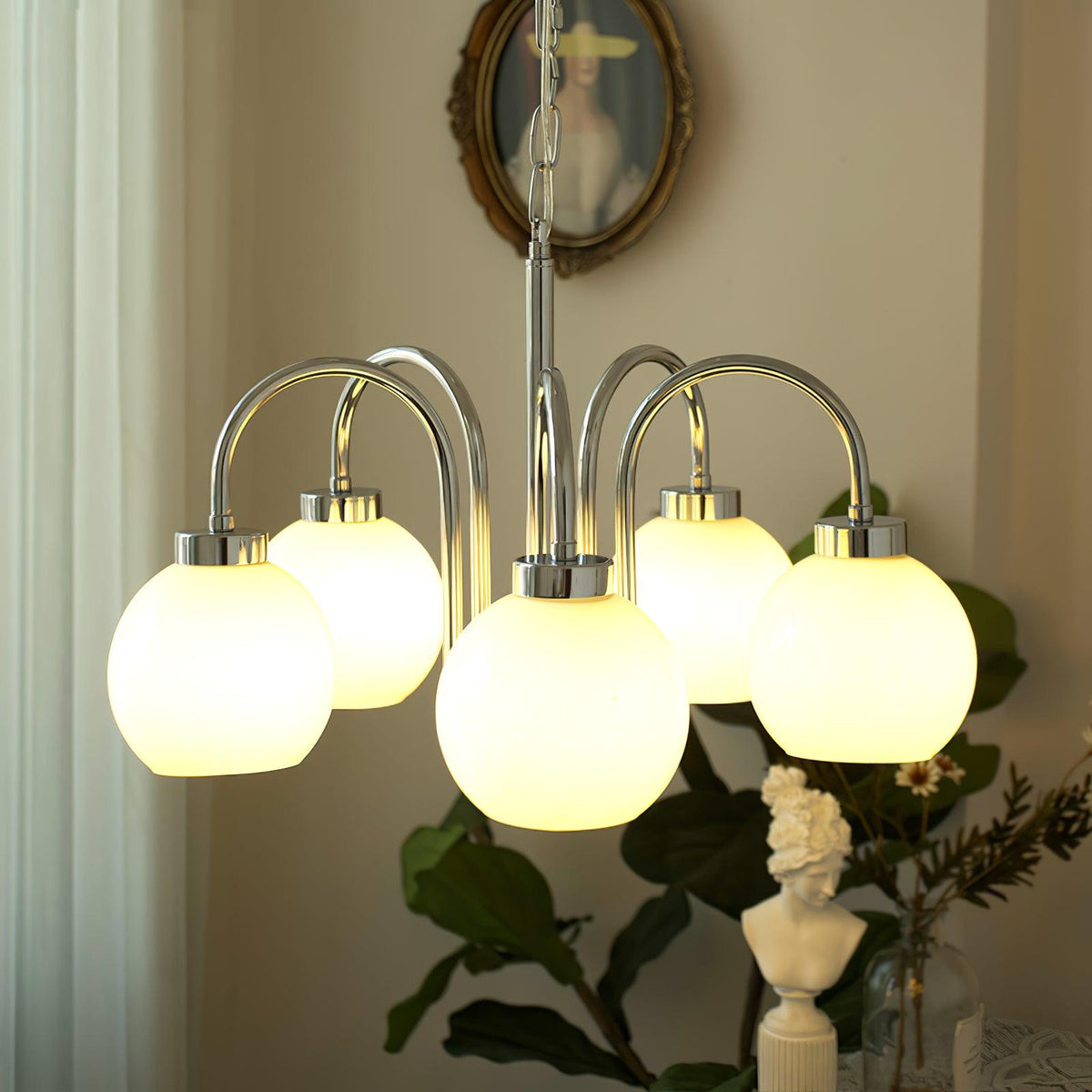 Loa Chandelier