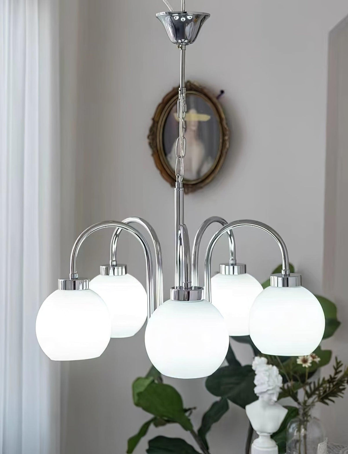 Loa Chandelier