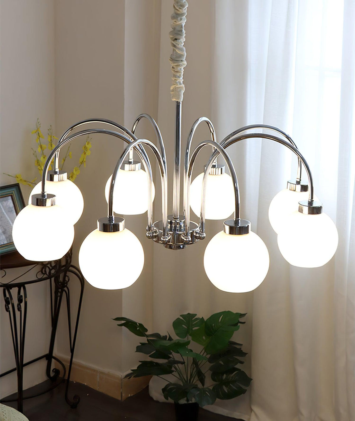 Loa Chandelier