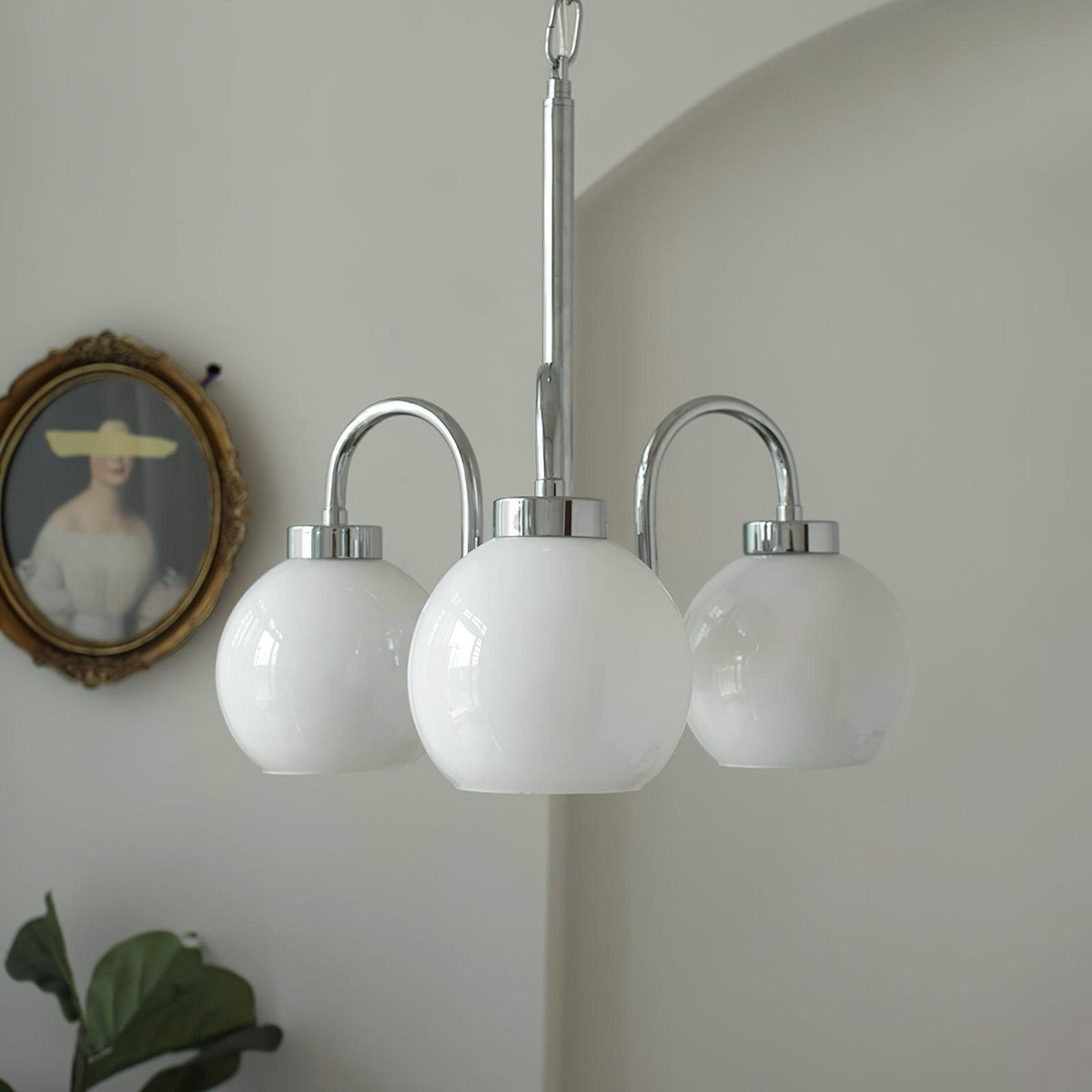 Loa Chandelier