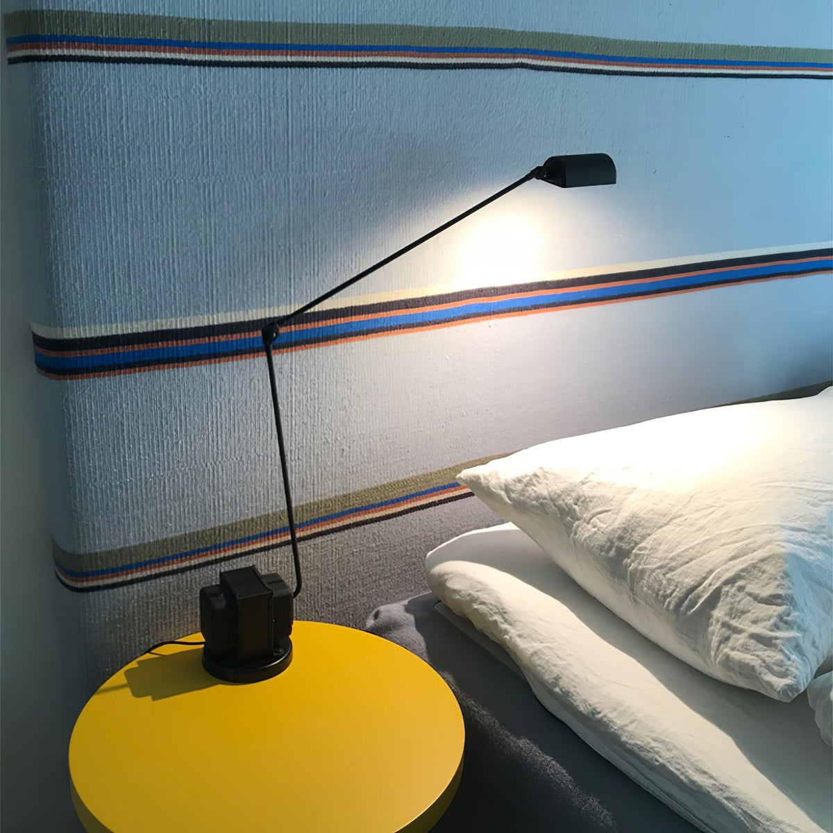 Apex Flex Table Lamp 4.3"