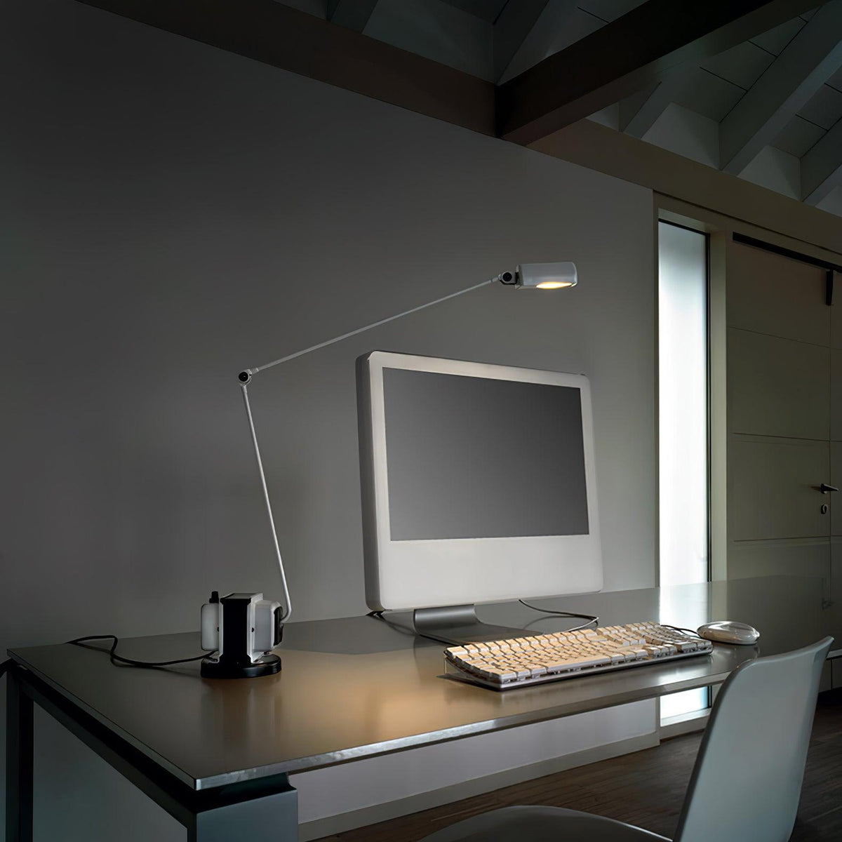 Apex Flex Table Lamp 4.3"
