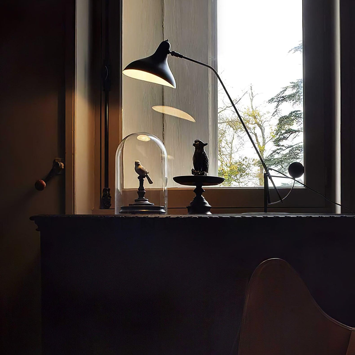Mantis Arm Table Lamp 21.7"