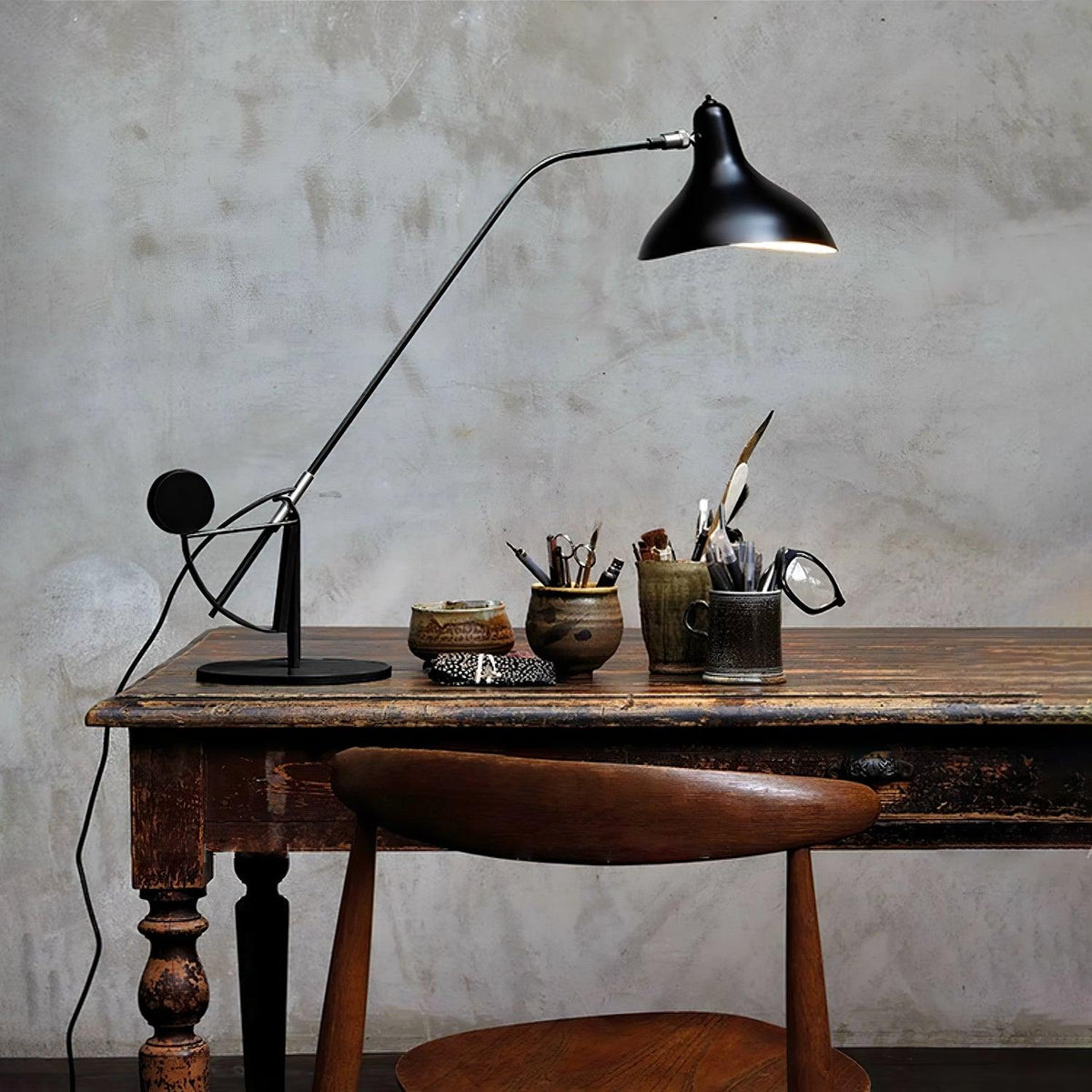 Mantis Arm Table Lamp 21.7"