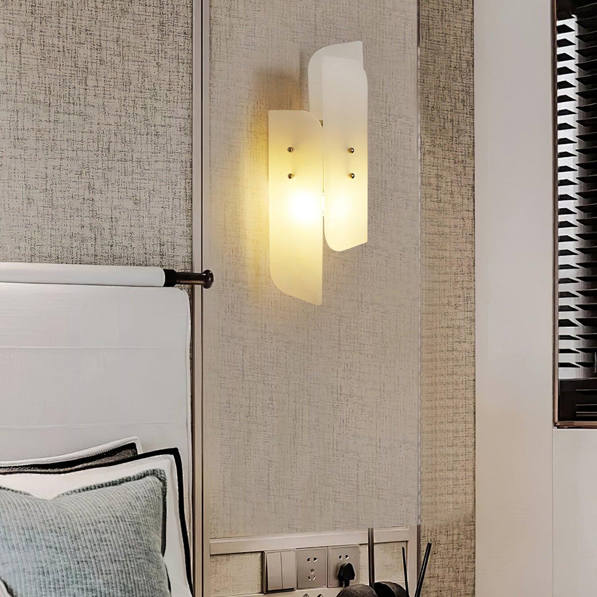 Megalith Alabaster Wall Light 5.9"