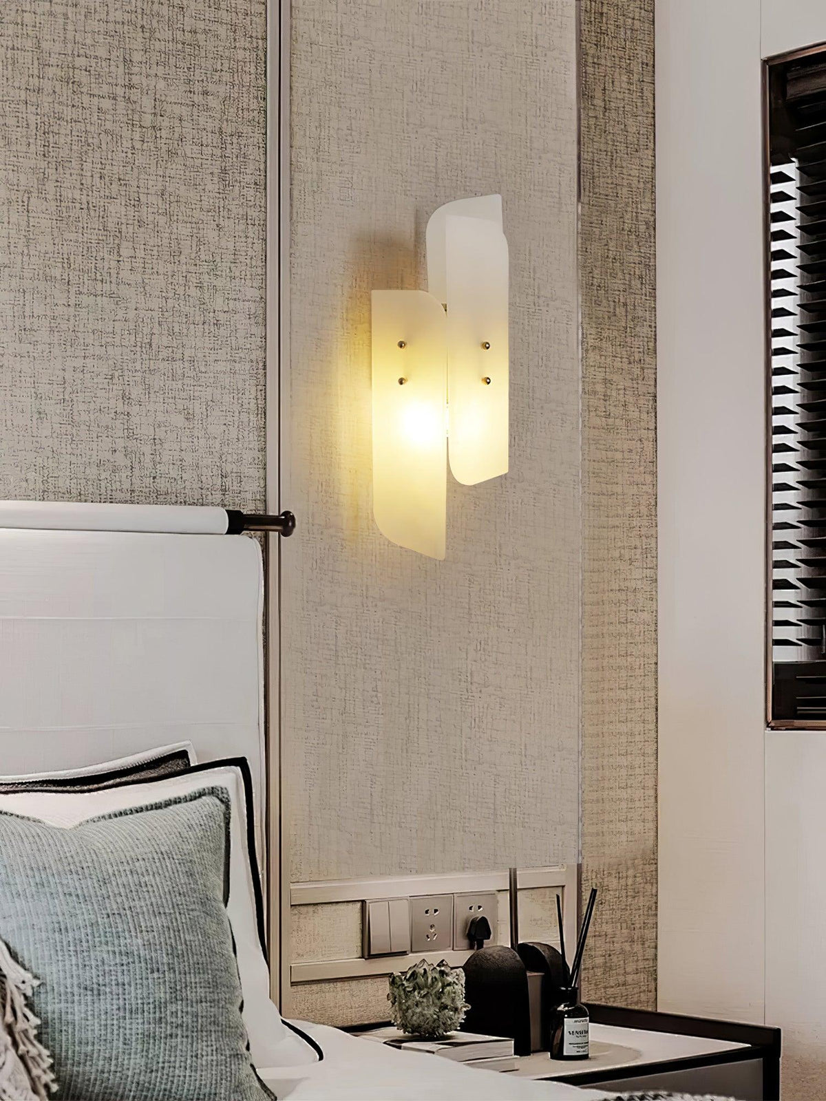 Megalith Alabaster Wall Light 5.9"