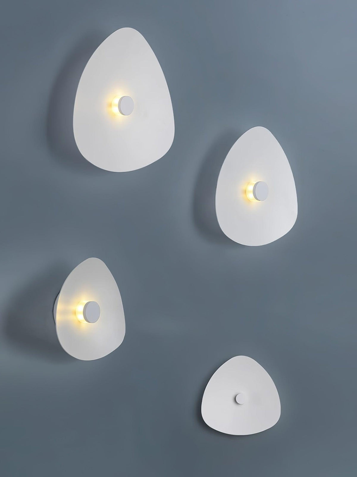 Minimal Flaky Wall Light