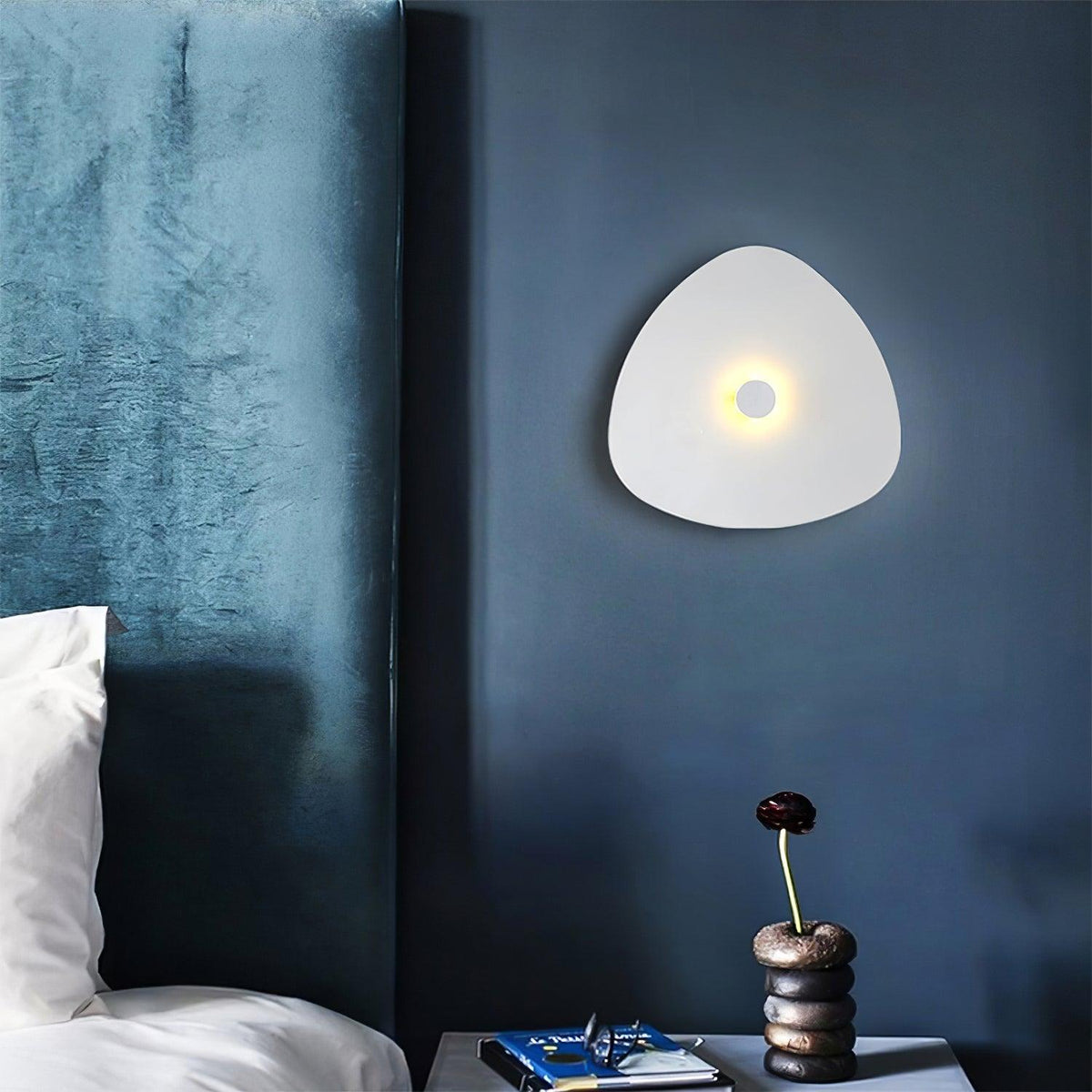 Minimal Flaky Wall Light