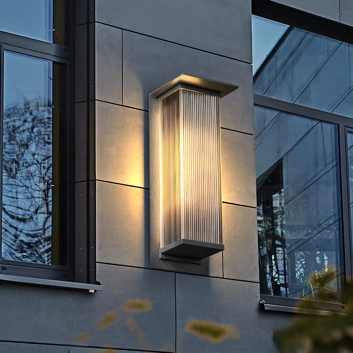 Oleron Box Outdoor Solar Wall Lamp
