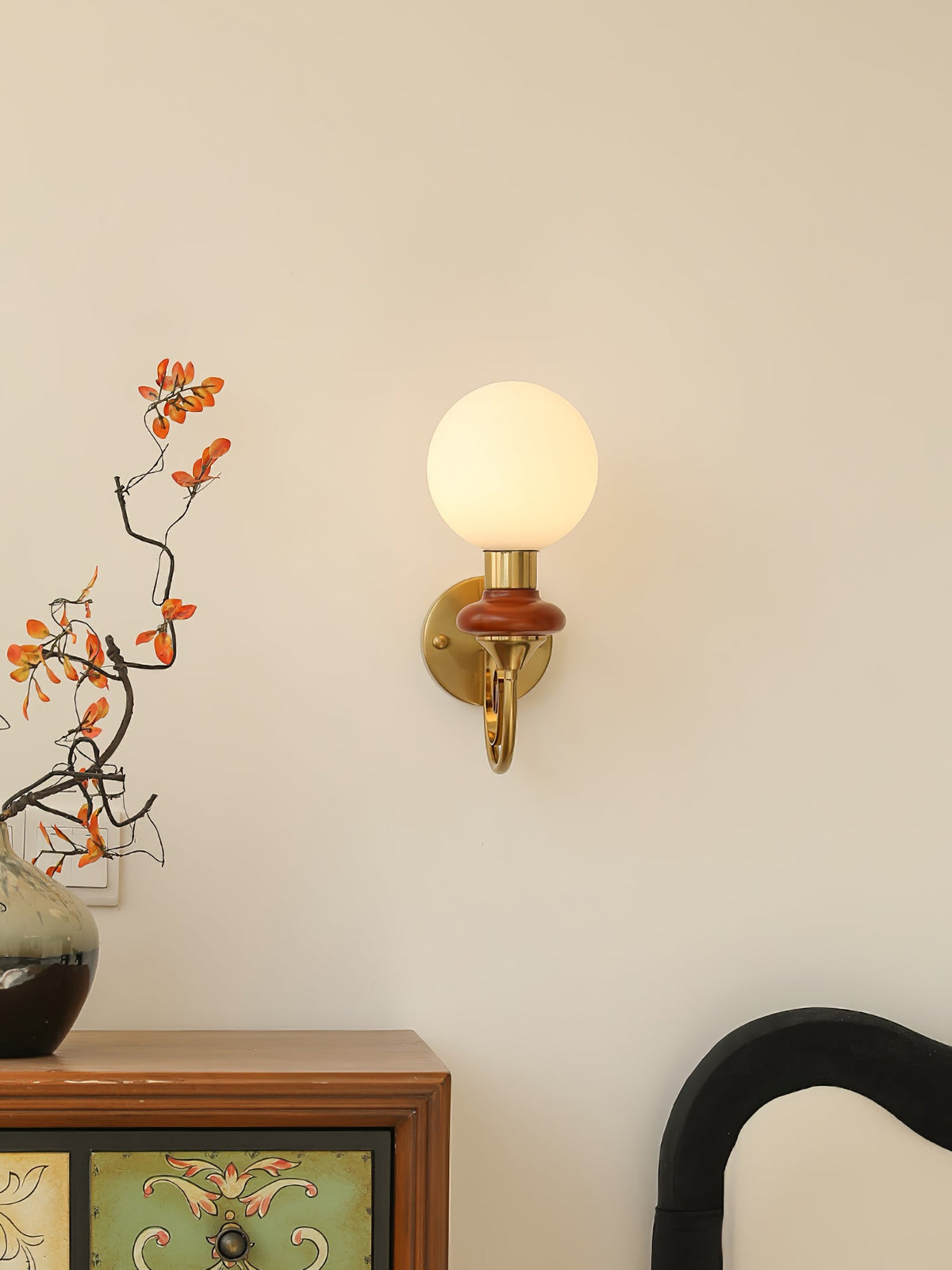 Onyx Plug-in Wall Lamp