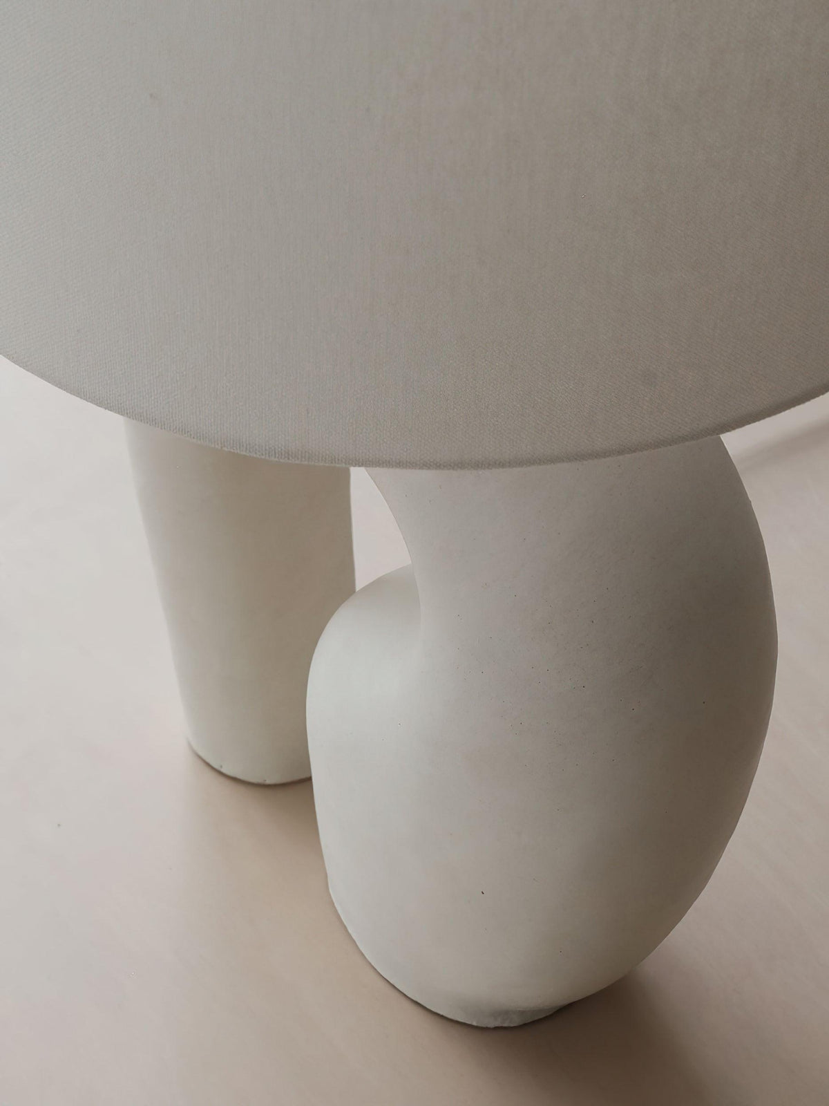 Resin Art Table Lamp 15.7"