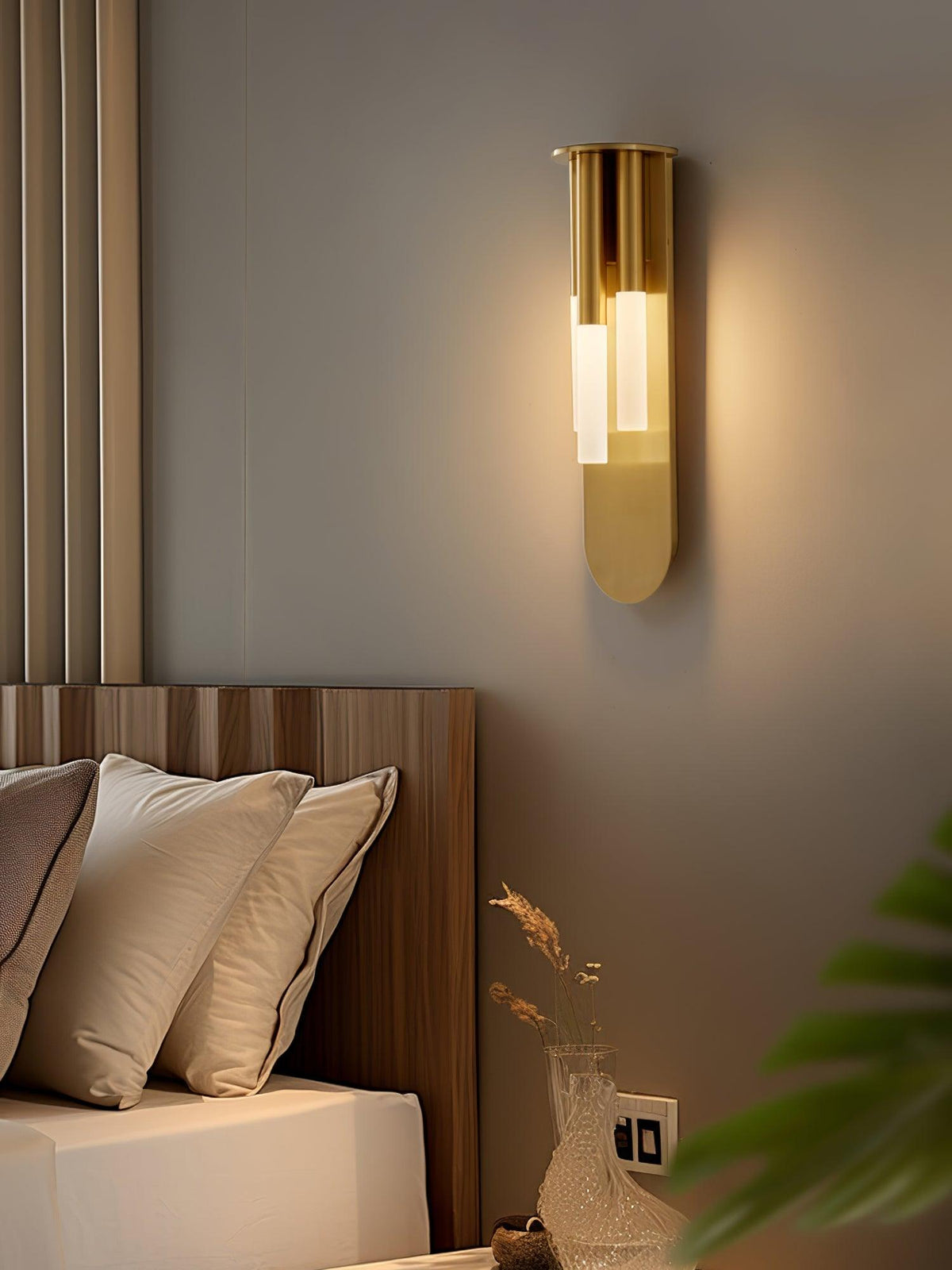 Rousseau Wall Lamp 4.7"