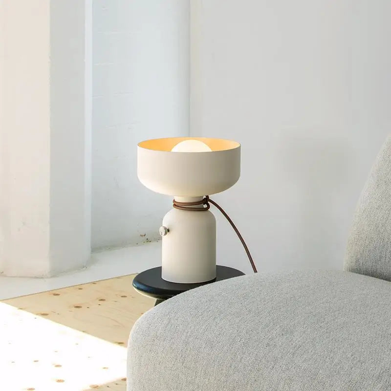 Metal Desk Lamp with E27 Bulb, for Living Room and Bedroom