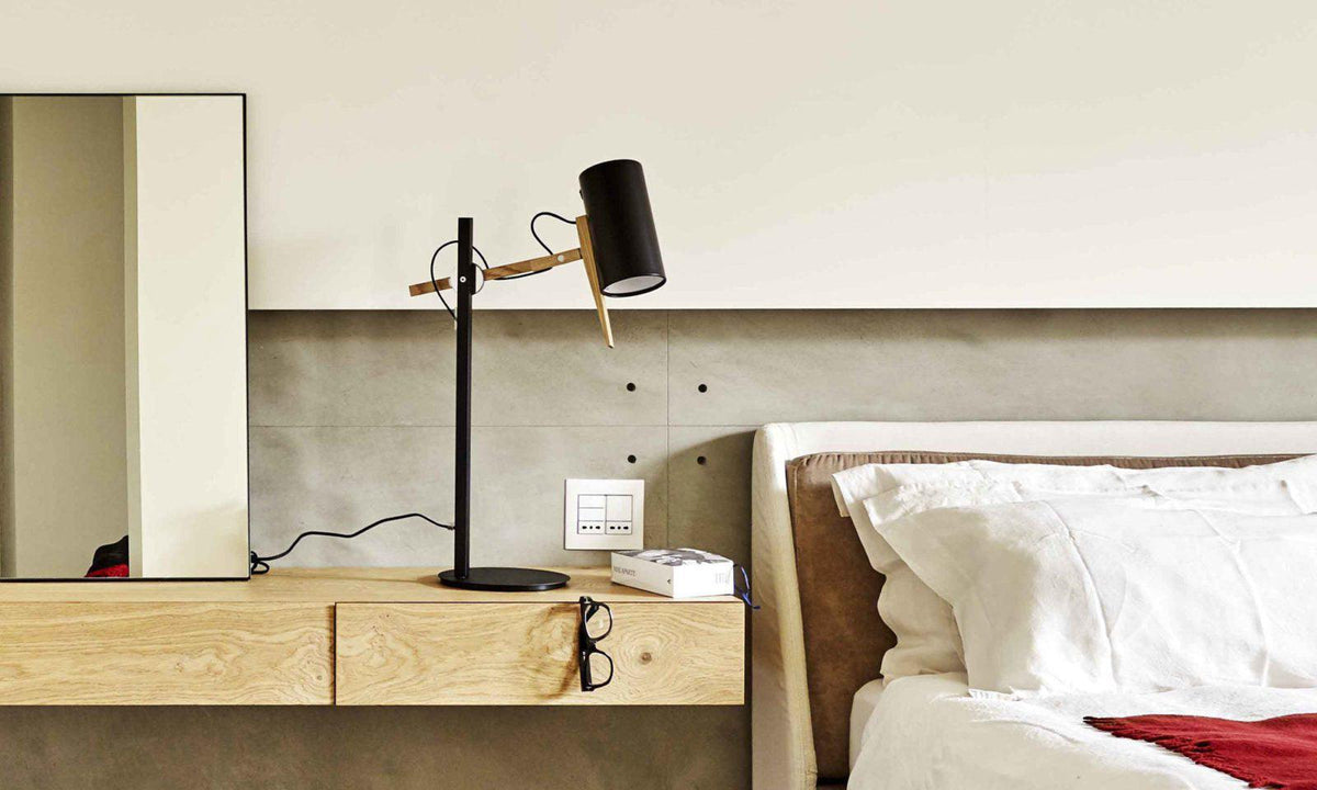 Scantling Table Lamp 15.7"