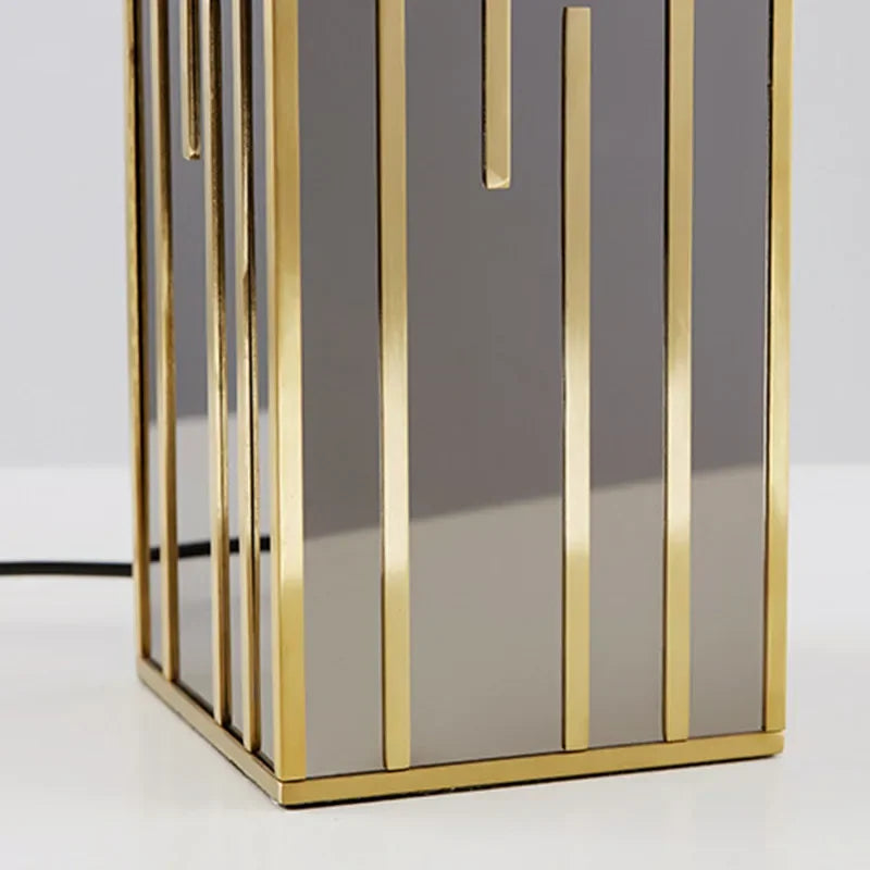 Luxury Gold Metal LED Desk Lamp for Hotel Bedroom & Study