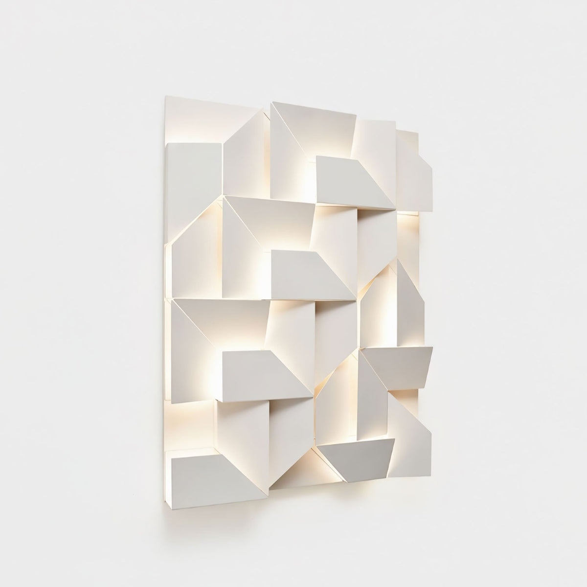 Shadows Grand Plug-in Sconce