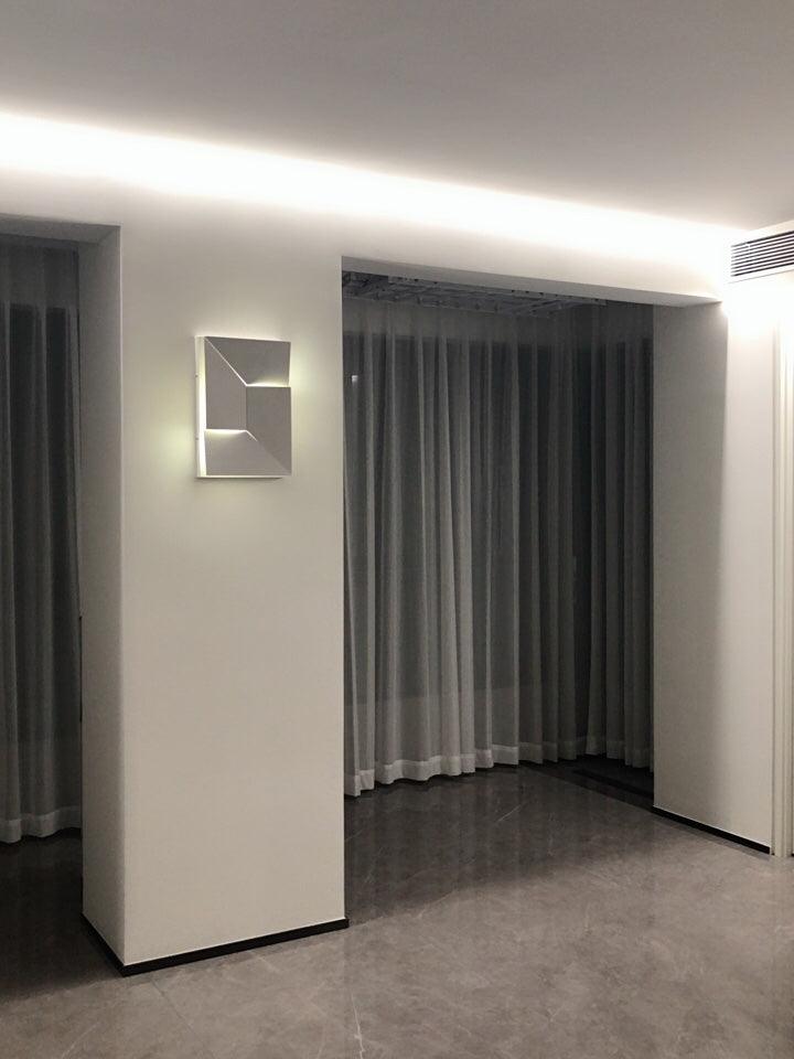 Shadows Grand Plug-in Sconce