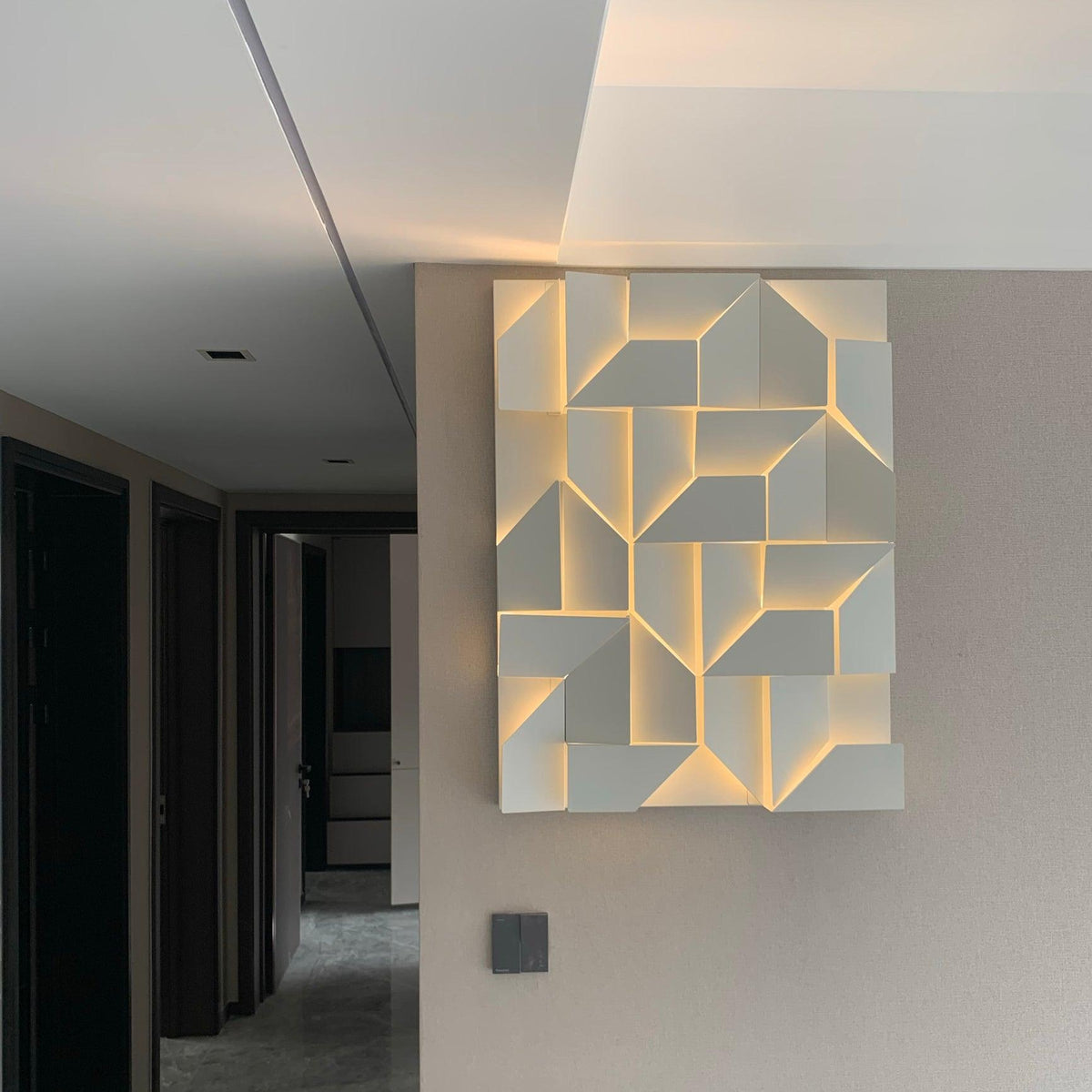 Shadows Grand Plug-in Sconce