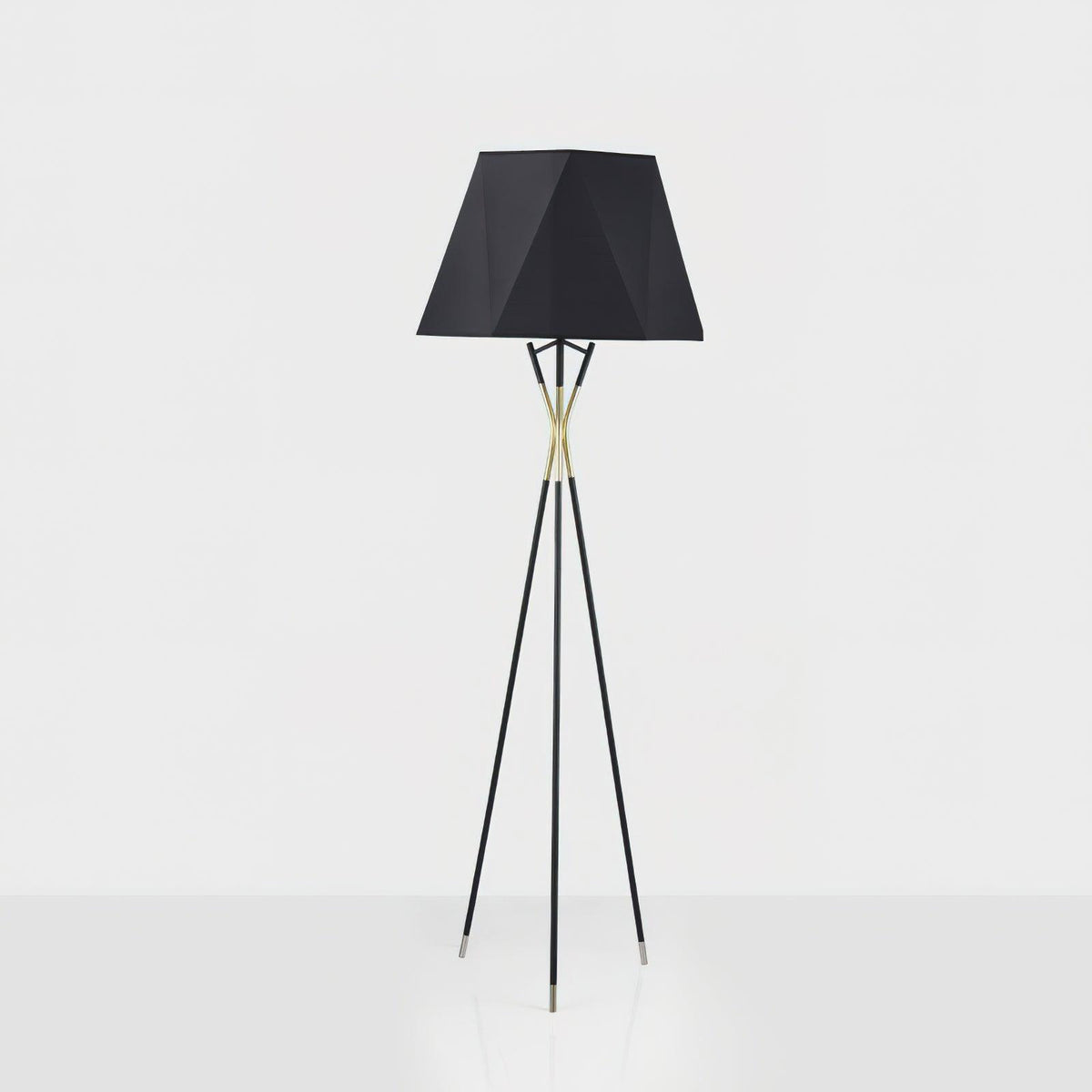 Solitaire Floor Lamp 22.4″