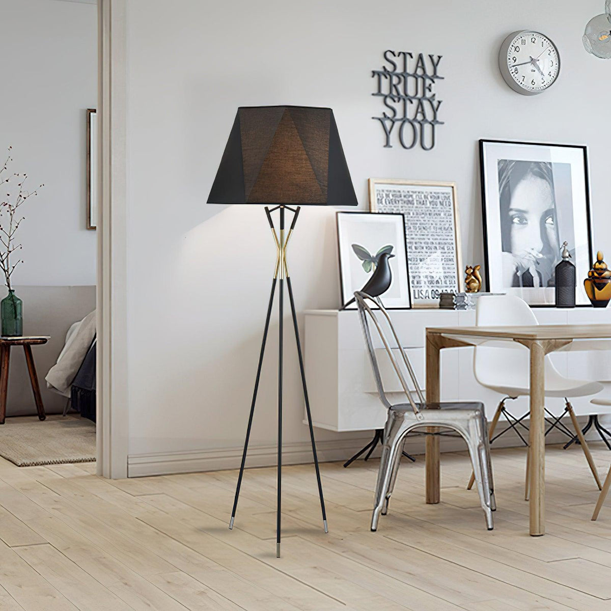 Solitaire Floor Lamp 22.4″