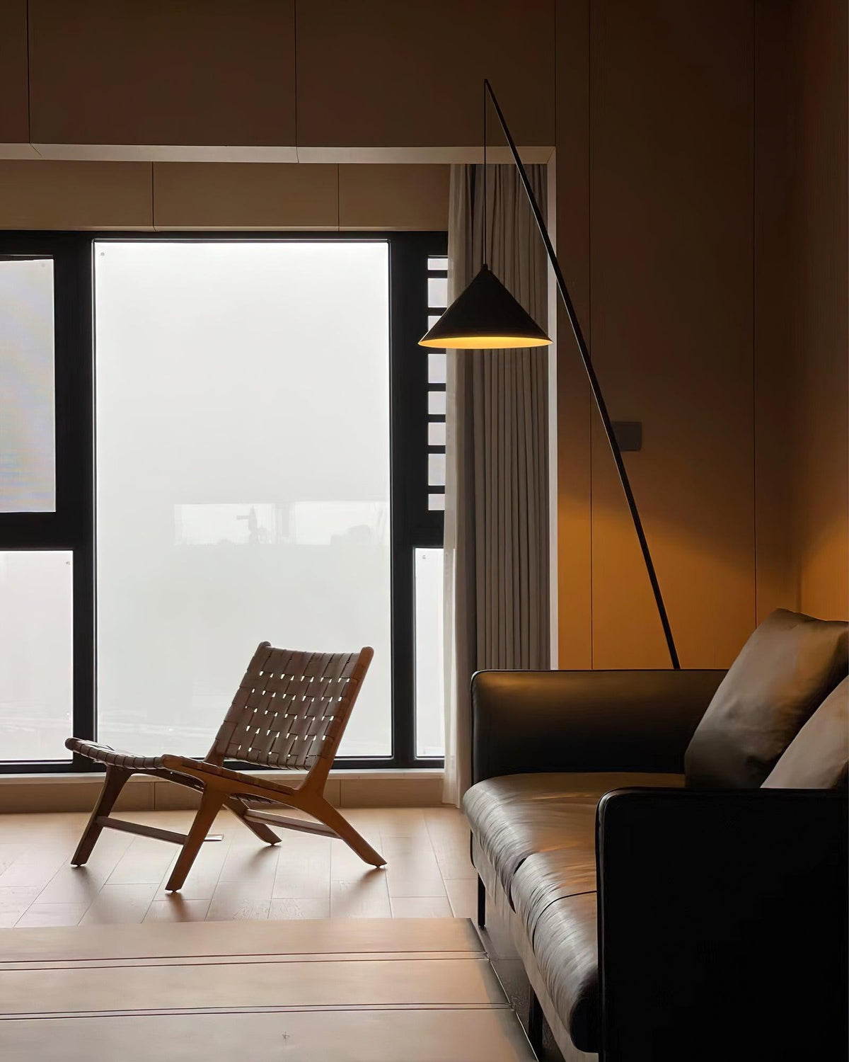 The Noir Arc Floor Lamp