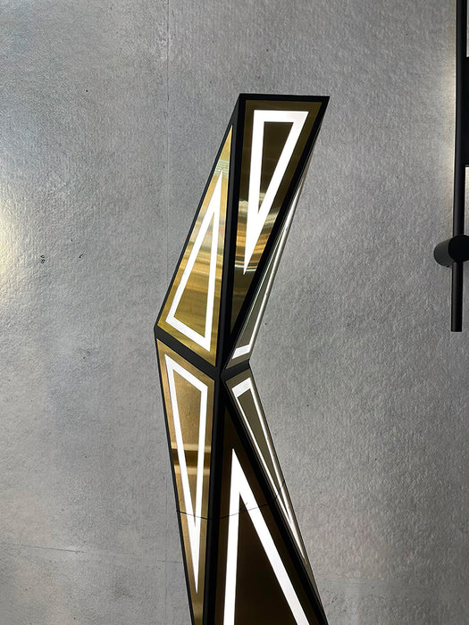 Tri23F Floor Lamp