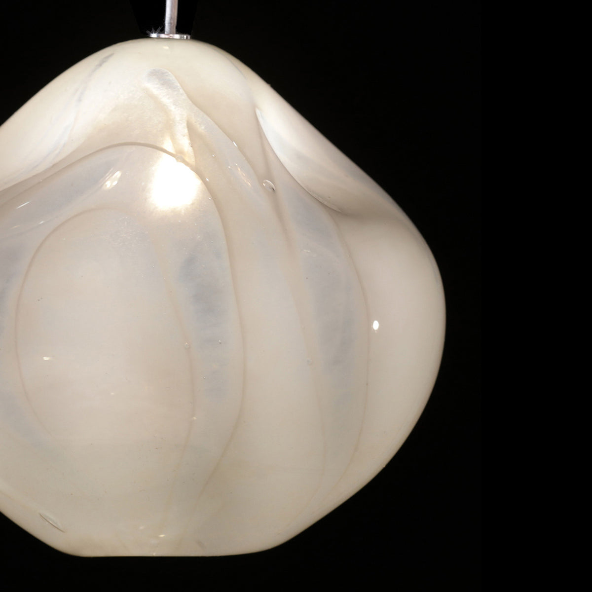 VESTA 22" W Round Pendant