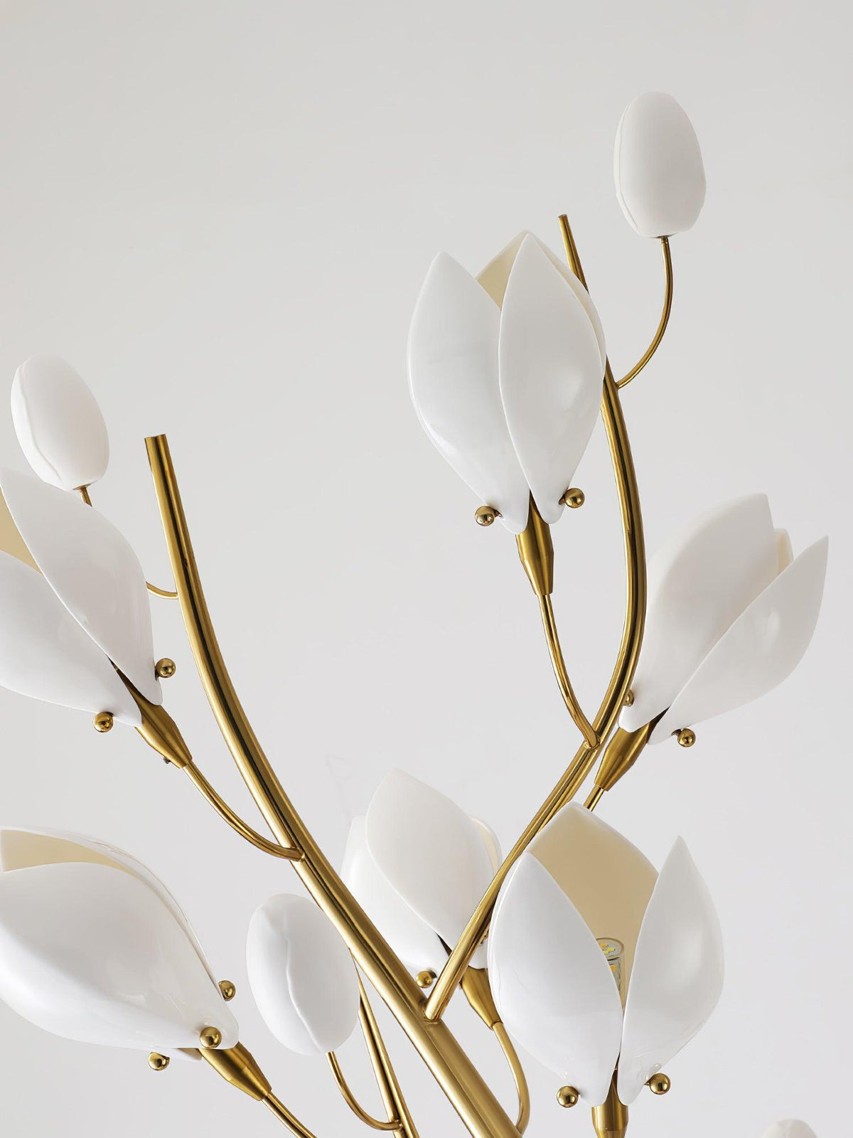 Porcelain Magnolia Floor Lamp 22.8"
