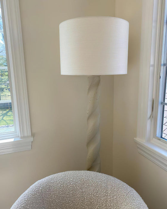 Yisi North Tower Floor Lamp 17.7"